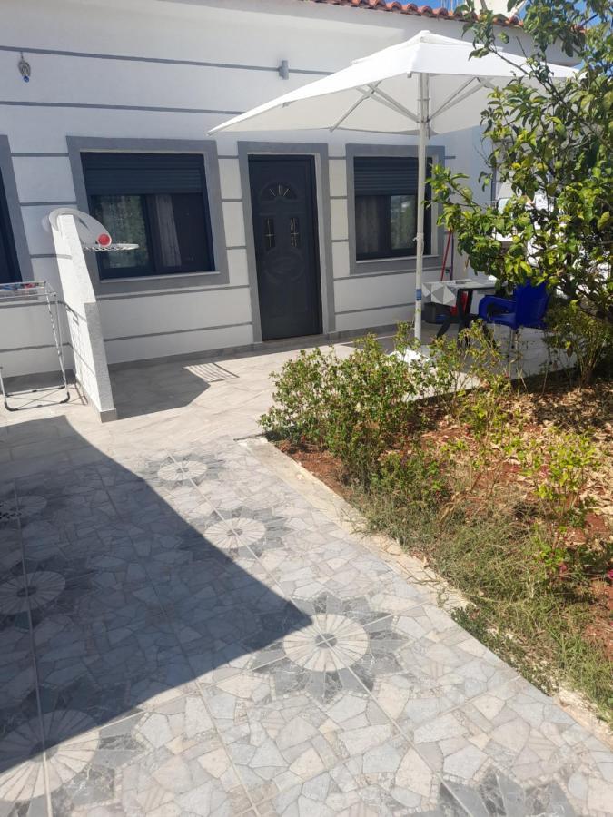 Vila F&M Ksamil Bagian luar foto